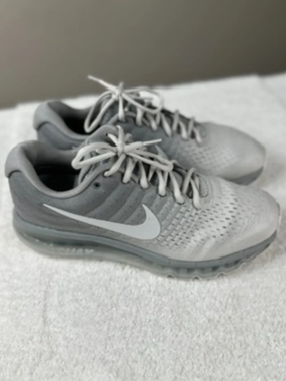 Nike Air Max 2017 Men’s Size 8.5 Gray Running Athletic Sneakers 849559-005